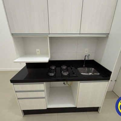 Apartamento com 35m², 1 quarto, 1 garagem, no bairro Centro em Florianópolis