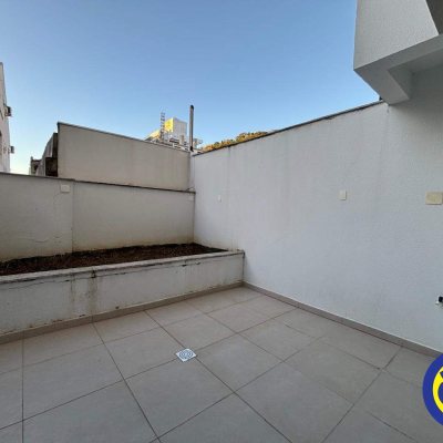 Apartamento com 35m², 1 quarto, 1 garagem, no bairro Centro em Florianópolis