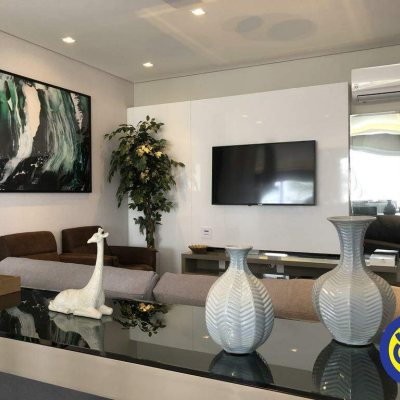 Apartamento com 35m², 1 quarto, 1 garagem, no bairro Centro em Florianópolis