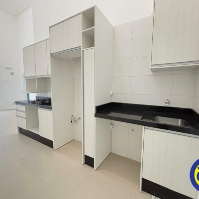 Apartamento com 35m², 1 quarto, 1 garagem, no bairro Centro em Florianópolis