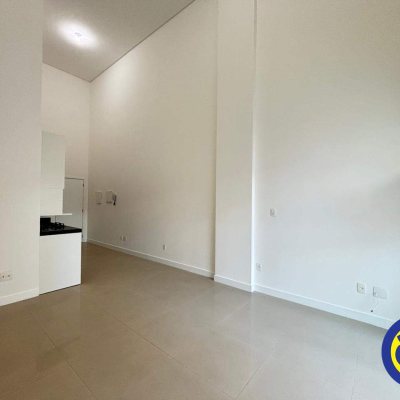 Apartamento com 35m², 1 quarto, 1 garagem, no bairro Centro em Florianópolis