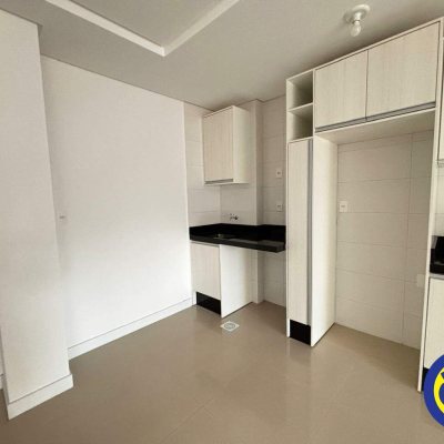 Apartamento com 59m², 1 quarto, 1 garagem, no bairro Centro em Florianópolis