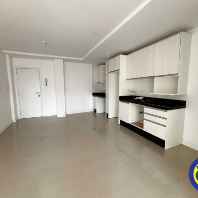 Apartamento com 59m², 1 quarto, 1 garagem, no bairro Centro em Florianópolis