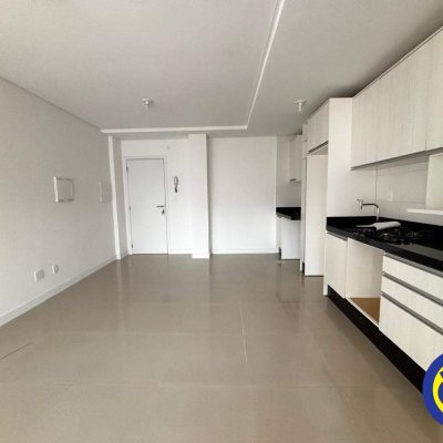 Apartamento com 59m², 1 quarto, 1 garagem, no bairro Centro em Florianópolis