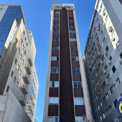 Apartamento com 40m², 1 quarto, no bairro Centro em Florianópolis
