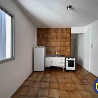 Apartamento com 40m², 1 quarto, no bairro Centro em Florianópolis