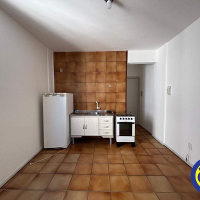 Apartamento com 40m², 1 quarto, no bairro Centro em Florianópolis