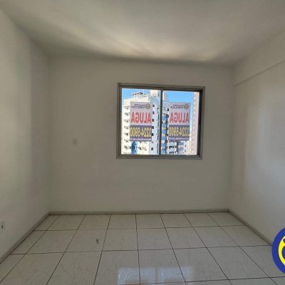 Apartamento com 40m², 1 quarto, no bairro Centro em Florianópolis