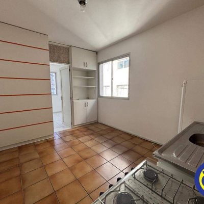 Apartamento com 40m², 1 quarto, no bairro Centro em Florianópolis