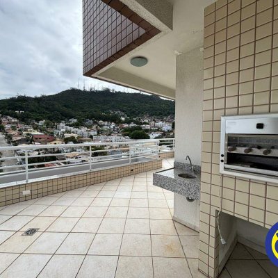 Apartamento com 138m², 2 quartos, 1 suíte, 2 garagens, no bairro Trindade em Florianópolis