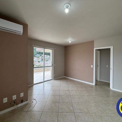 Apartamento com 138m², 2 quartos, 1 suíte, 2 garagens, no bairro Trindade em Florianópolis