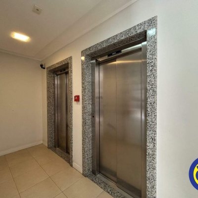 Apartamento com 138m², 2 quartos, 1 suíte, 2 garagens, no bairro Trindade em Florianópolis