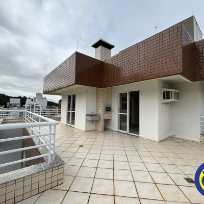 Apartamento com 138m², 2 quartos, 1 suíte, 2 garagens, no bairro Trindade em Florianópolis