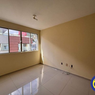 Apartamento com 75m², 2 quartos, 1 garagem, no bairro Centro em Florianópolis