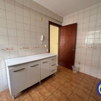 Apartamento com 75m², 2 quartos, 1 garagem, no bairro Centro em Florianópolis
