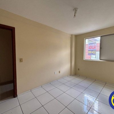 Apartamento com 75m², 2 quartos, 1 garagem, no bairro Centro em Florianópolis