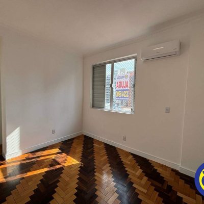 Apartamento com 118m², 3 quartos (sendo 2 suítes), 1 garagem, no bairro Centro em Florianópolis