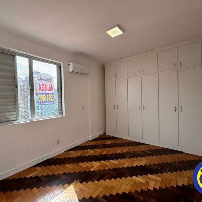 Apartamento com 118m², 3 quartos (sendo 2 suítes), 1 garagem, no bairro Centro em Florianópolis