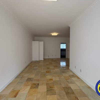 Apartamento com 118m², 3 quartos (sendo 2 suítes), 1 garagem, no bairro Centro em Florianópolis