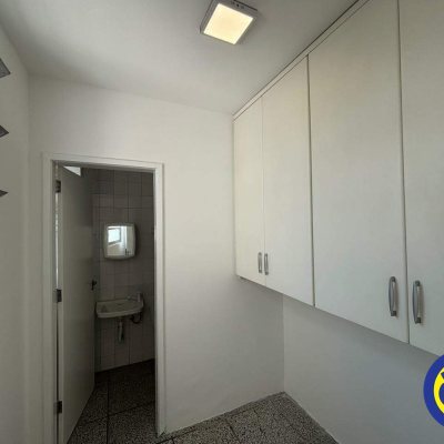 Apartamento com 118m², 3 quartos (sendo 2 suítes), 1 garagem, no bairro Centro em Florianópolis