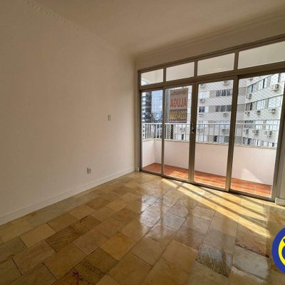 Apartamento com 118m², 3 quartos (sendo 2 suítes), 1 garagem, no bairro Centro em Florianópolis