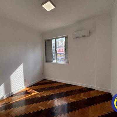 Apartamento com 118m², 3 quartos (sendo 2 suítes), 1 garagem, no bairro Centro em Florianópolis