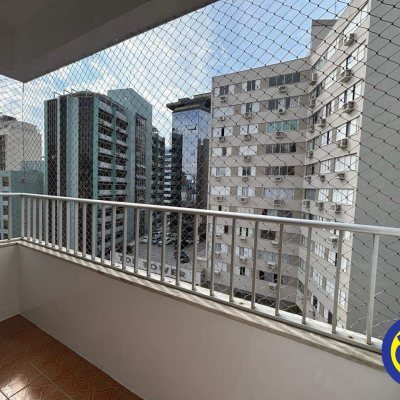 Apartamento com 118m², 3 quartos (sendo 2 suítes), 1 garagem, no bairro Centro em Florianópolis