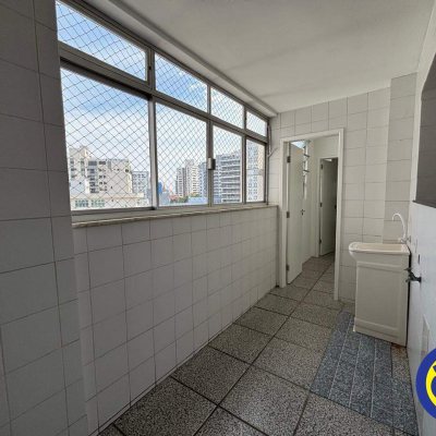 Apartamento com 118m², 3 quartos (sendo 2 suítes), 1 garagem, no bairro Centro em Florianópolis
