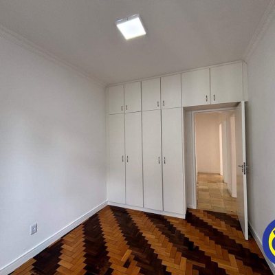 Apartamento com 118m², 3 quartos (sendo 2 suítes), 1 garagem, no bairro Centro em Florianópolis