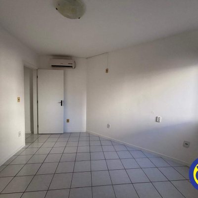 Apartamento com 50m², 1 quarto, 1 garagem, no bairro Itacorubi em Florianópolis
