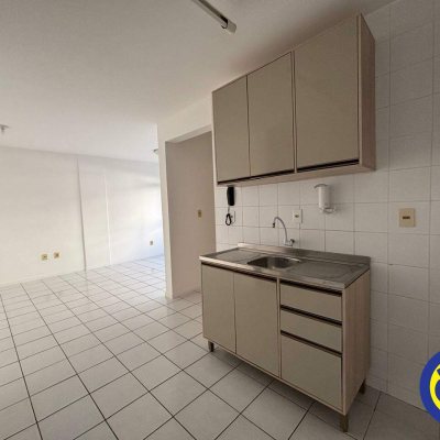 Apartamento com 50m², 1 quarto, 1 garagem, no bairro Itacorubi em Florianópolis