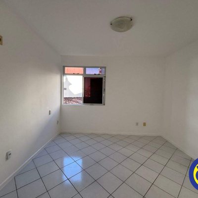 Apartamento com 50m², 1 quarto, 1 garagem, no bairro Itacorubi em Florianópolis