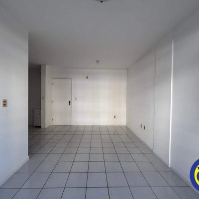 Apartamento com 50m², 1 quarto, 1 garagem, no bairro Itacorubi em Florianópolis