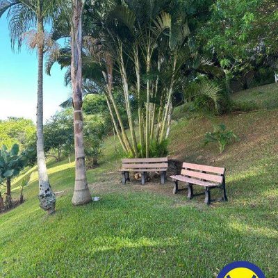 Apartamento com 50m², 1 quarto, 1 garagem, no bairro Itacorubi em Florianópolis
