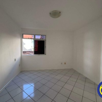 Apartamento com 50m², 1 quarto, 1 garagem, no bairro Itacorubi em Florianópolis