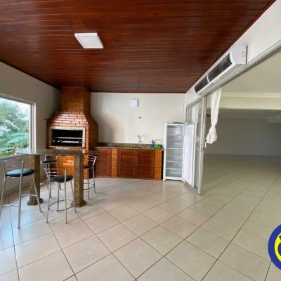 Apartamento com 49m², 2 quartos, 1 garagem, no bairro Trindade em Florianópolis