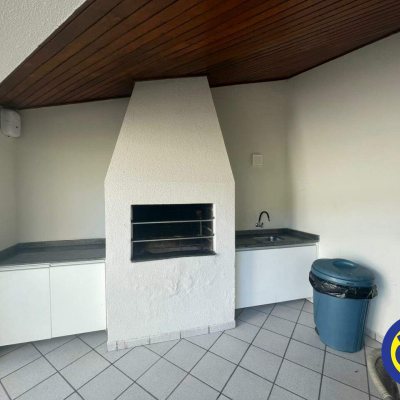Apartamento com 89m², 3 quartos (sendo 1 suíte), 1 garagem, no bairro Centro em Florianópolis