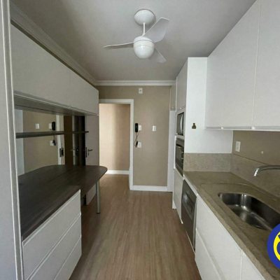 Apartamento com 89m², 3 quartos (sendo 1 suíte), 1 garagem, no bairro Centro em Florianópolis