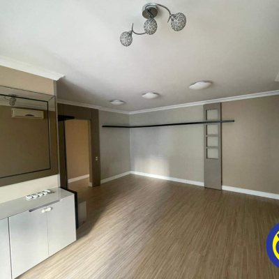 Apartamento com 89m², 3 quartos (sendo 1 suíte), 1 garagem, no bairro Centro em Florianópolis