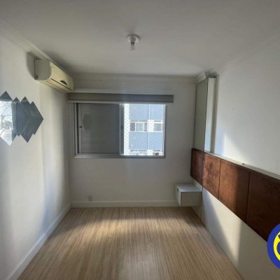 Apartamento com 89m², 3 quartos (sendo 1 suíte), 1 garagem, no bairro Centro em Florianópolis