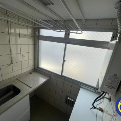 Apartamento com 89m², 3 quartos (sendo 1 suíte), 1 garagem, no bairro Centro em Florianópolis