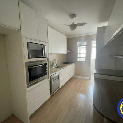 Apartamento com 89m², 3 quartos (sendo 1 suíte), 1 garagem, no bairro Centro em Florianópolis