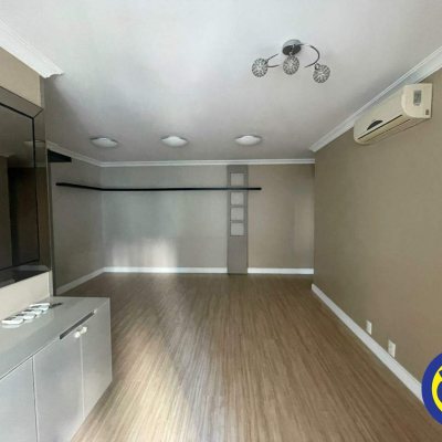 Apartamento com 89m², 3 quartos (sendo 1 suíte), 1 garagem, no bairro Centro em Florianópolis