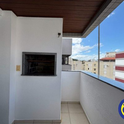 Apartamento com 71m², 2 quartos, 1 suíte, 1 garagem, no bairro Trindade em Florianópolis