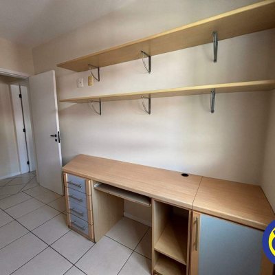 Apartamento com 71m², 2 quartos, 1 suíte, 1 garagem, no bairro Trindade em Florianópolis