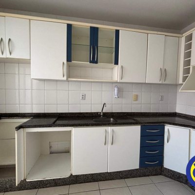 Apartamento com 71m², 2 quartos, 1 suíte, 1 garagem, no bairro Trindade em Florianópolis