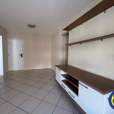 Apartamento com 71m², 2 quartos, 1 suíte, 1 garagem, no bairro Trindade em Florianópolis