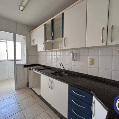 Apartamento com 71m², 2 quartos, 1 suíte, 1 garagem, no bairro Trindade em Florianópolis
