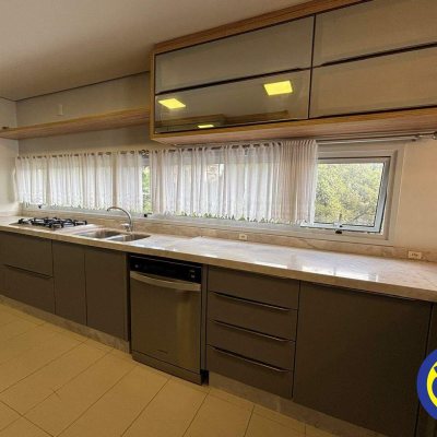 Apartamento com 240m², 3 quartos (sendo 3 suítes), 3 garagens, no bairro João Paulo em Florianópolis
