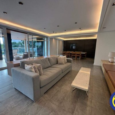 Apartamento com 240m², 3 quartos (sendo 3 suítes), 3 garagens, no bairro João Paulo em Florianópolis